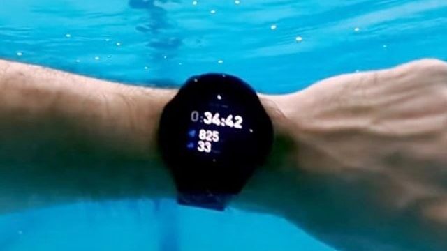 Los mejores relojes y pulseras de natación para entrenar en piscina 14 reloj resistente al agua